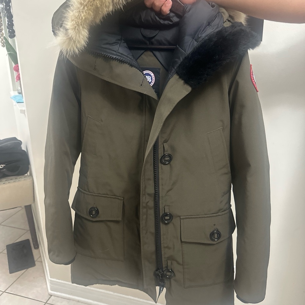 CANADA GOOSE BRONTE PARKA Down Jacket  Military Green Khaki Polyester